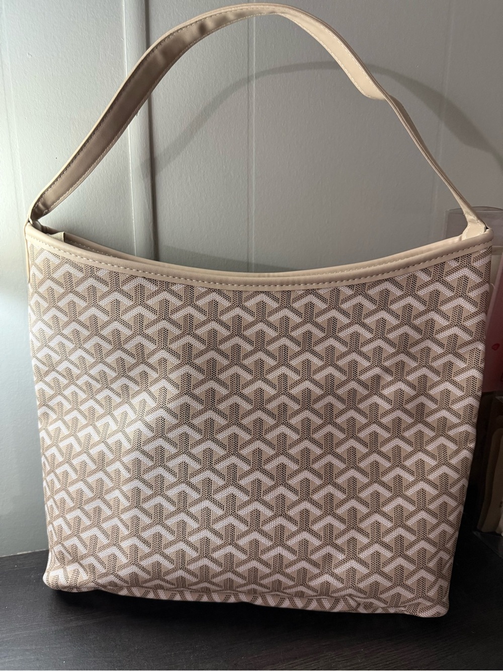 Beige Geometric-Pattern Shoulder Bag with Matching Pouch - Picture 2 of 4